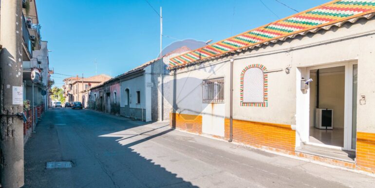 20251010174954-993015-14