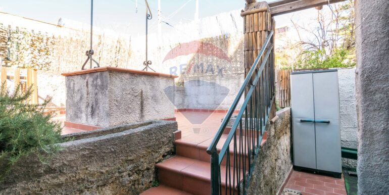 20251010175000-993015-16