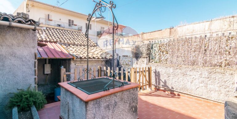 20251010175006-993015-18