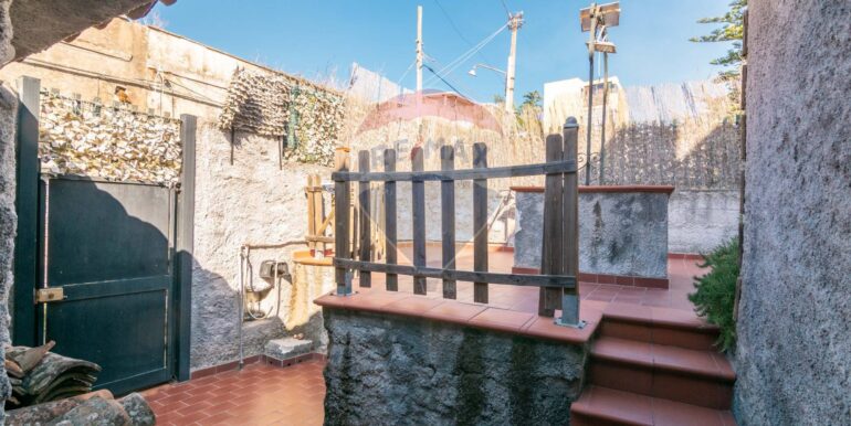 20251010175009-993015-19