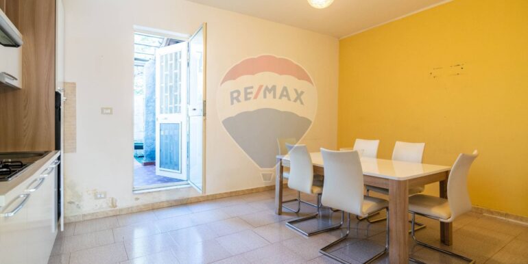 20251010175015-993015-21