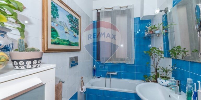 20251010192437-993056-10