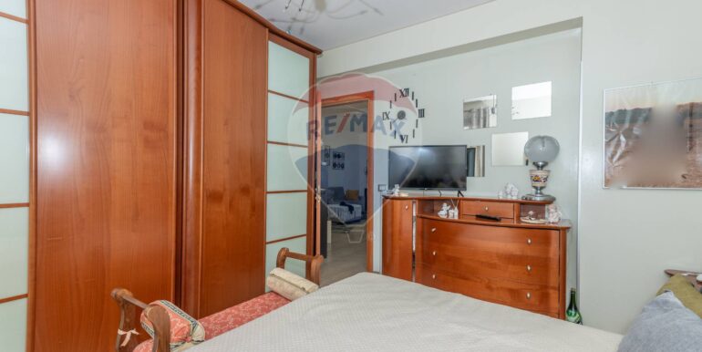 20251010192437-993056-11