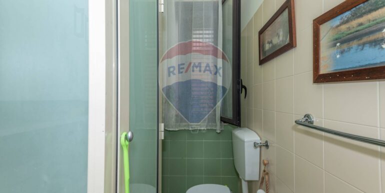 20251010192437-993056-8