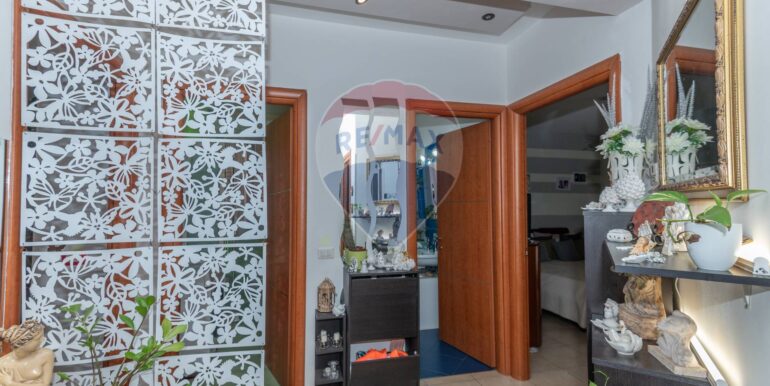 20251010192438-993056-18