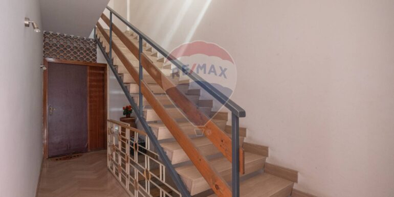 20251011122219-992389-1