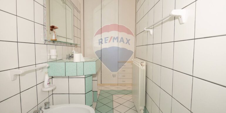 20251011122250-992389-9