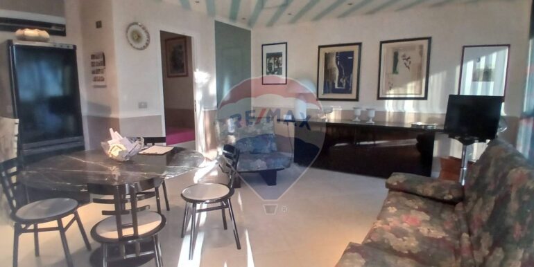 20251012202535-993159-7