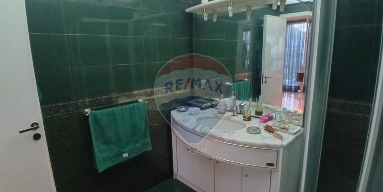 20251012203531-993159-15