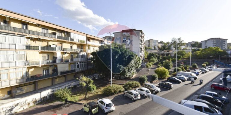 20251012215505-993165-15