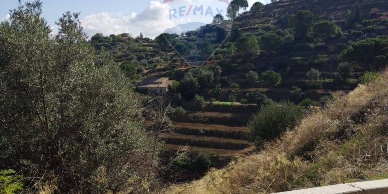 20251012223205-936646-12