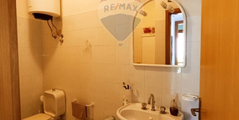 20251012224309-993166-1