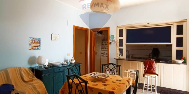 20251012224349-993166-13