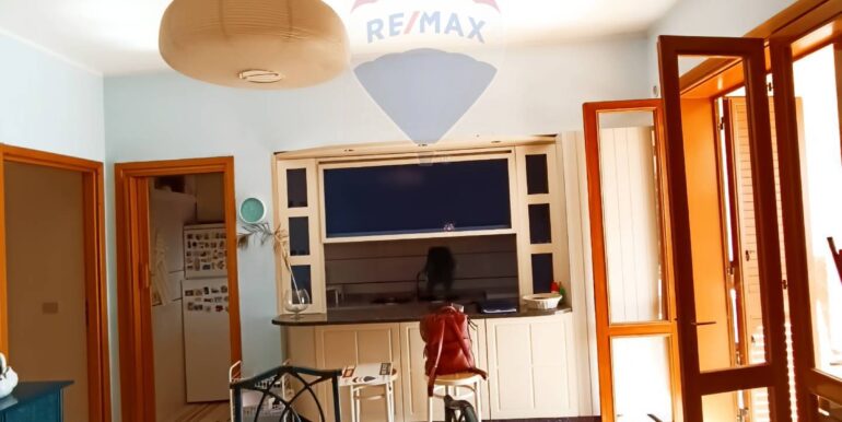 20251012224355-993166-15