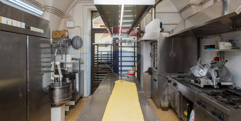 20251013105033-988844-35