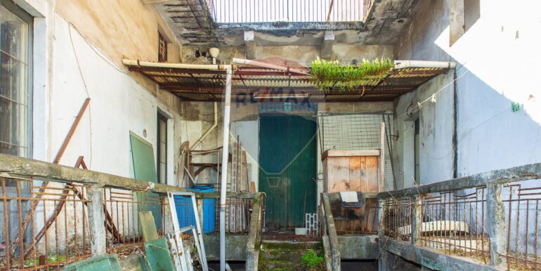 20251013134936-993308-9