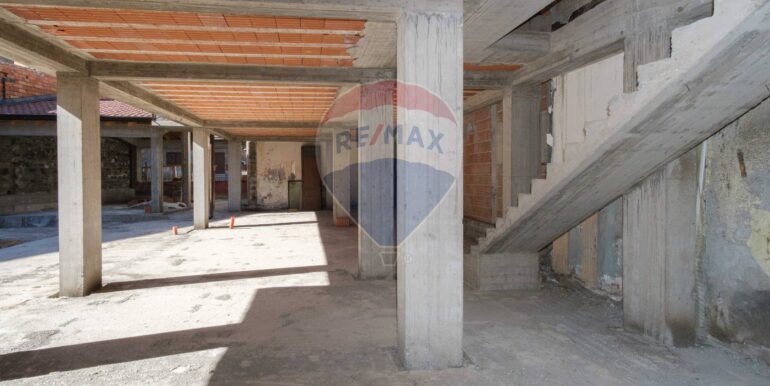 20251013171055-993378-18