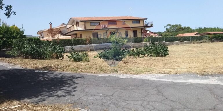 20251013182213-993411-15