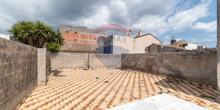 20251013195656-993470-7