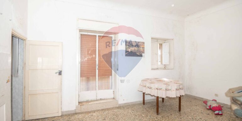 2025101395601-979693-5