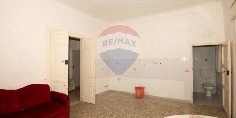 2025101395609-979693-7