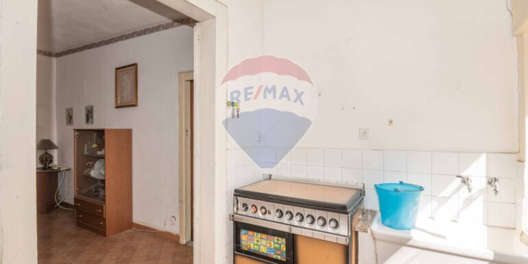 2025101395639-979693-16