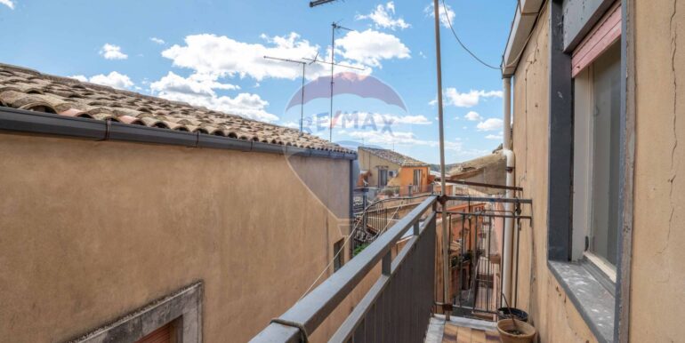 2025101395650-979693-19