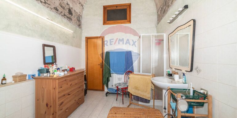 20251014100644-993504-12