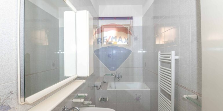 20251014173856-993665-18