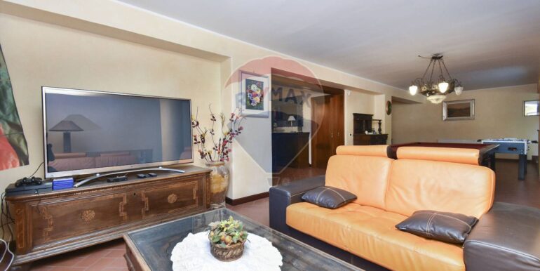 20251014180651-993255-14