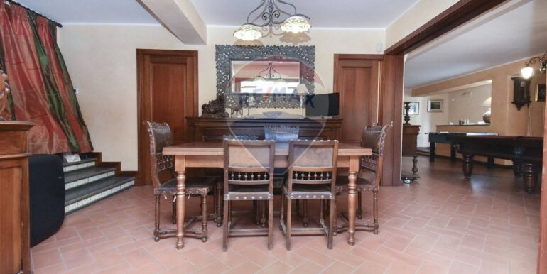 20251014180653-993255-15