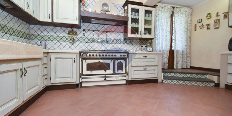 20251014180656-993255-16