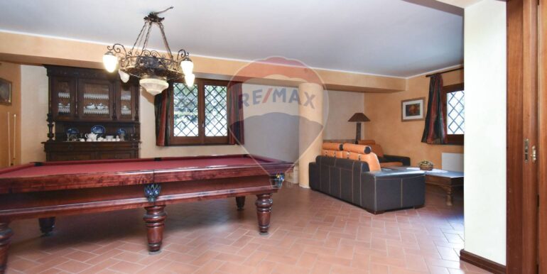 20251014180659-993255-17