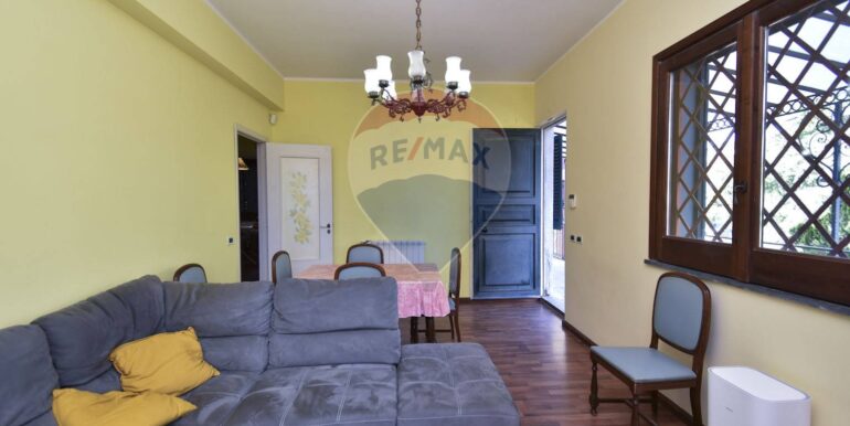 20251014180704-993255-19