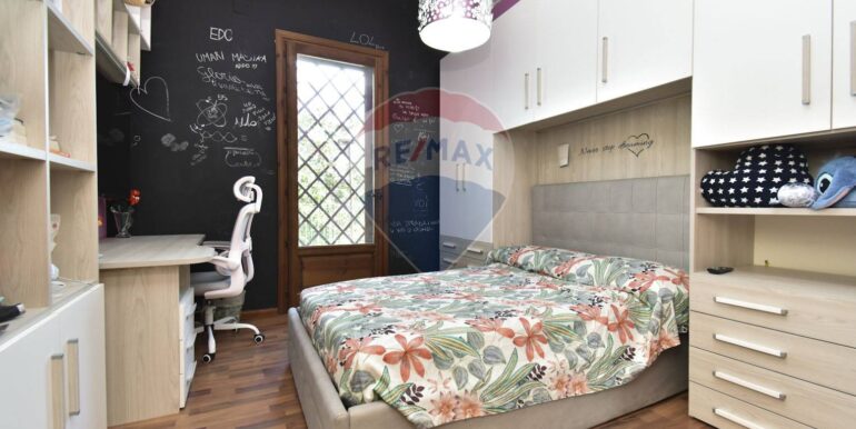 20251014180708-993255-21