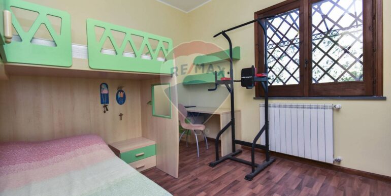 20251014180711-993255-22