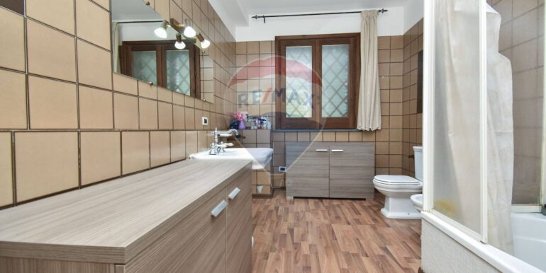 20251014180713-993255-23