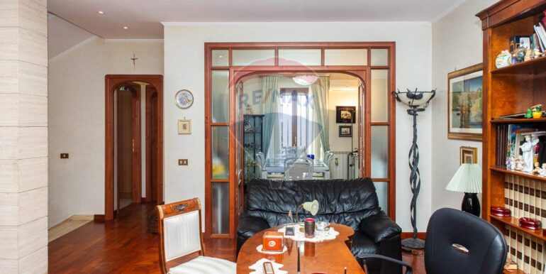 20251015100325-991695-57