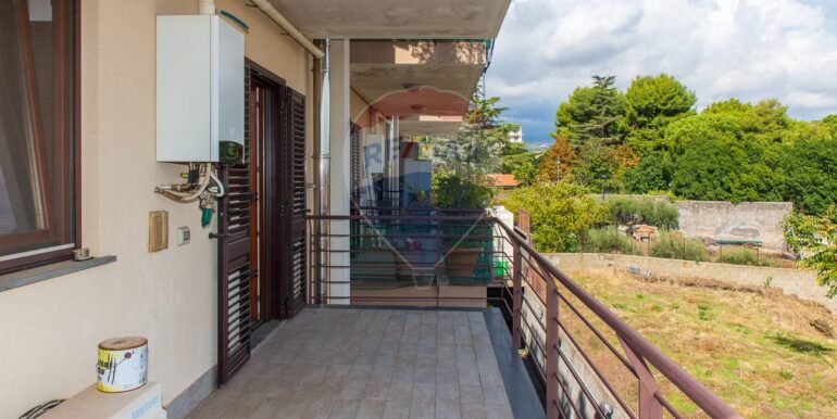 20251015200907-993927-21