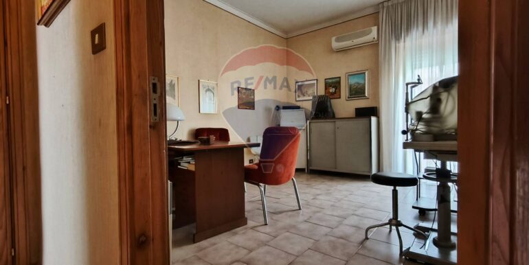 20251016114321-994002-7