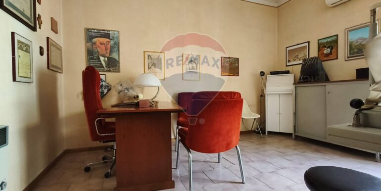 20251016114323-994002-19