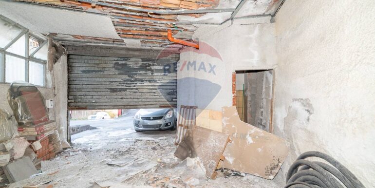 20251016133946-994046-18