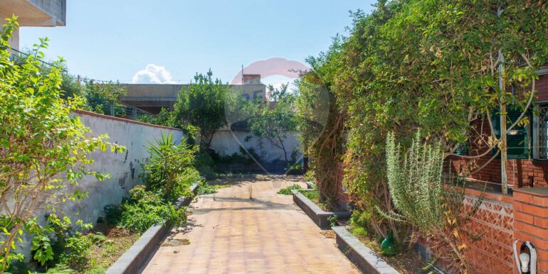 20251016164902-993466-8