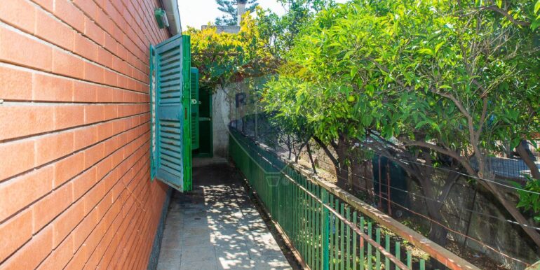 20251016164935-993466-16