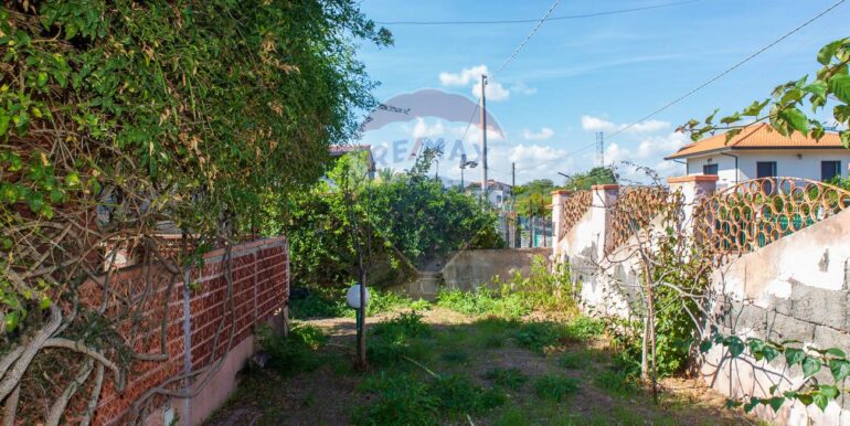 20251016164939-993466-17