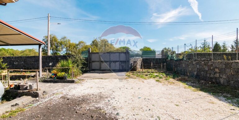 20251016172703-994114-11