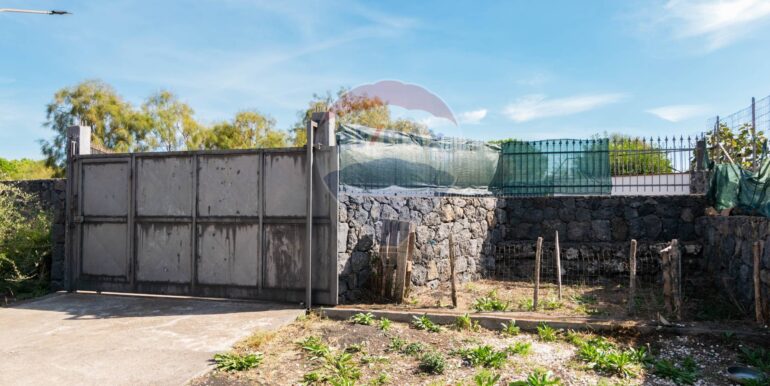 20251016172706-994114-12