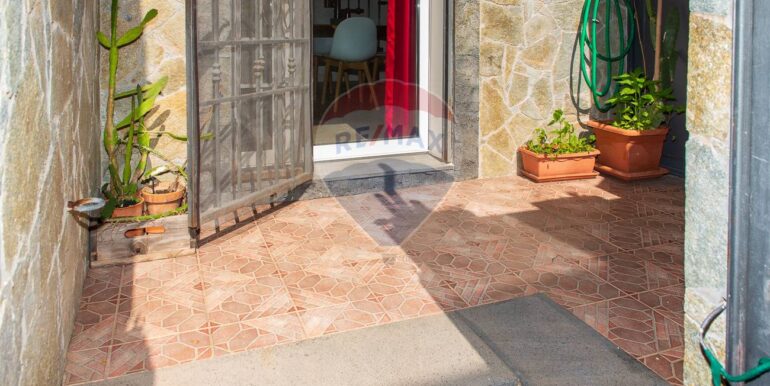 20251016182056-994134-12