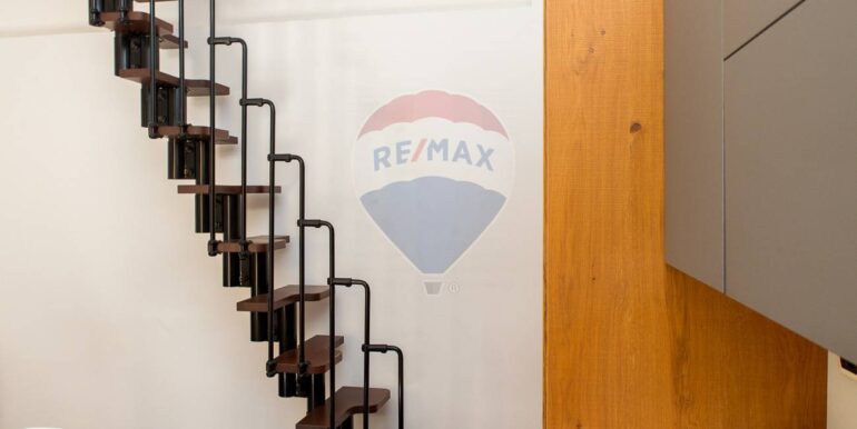 20251016182056-994134-14