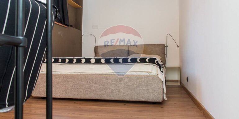 20251016182056-994134-15